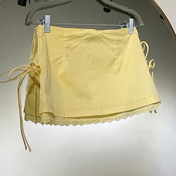 Yellow Mini Skirt L - Picture 4 of 5